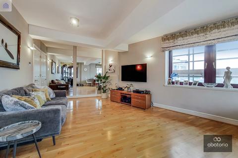 Flat 29, 130 Wapping High Street, London, E1W 2NH