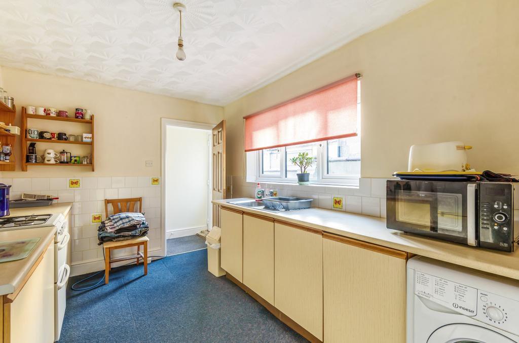Patrick Street, Grimsby, DN32 3 bed terraced house £65,000