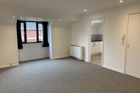 2 bedroom flat to rent, Sutherlands Way