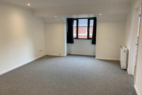 2 bedroom flat to rent, Sutherlands Way