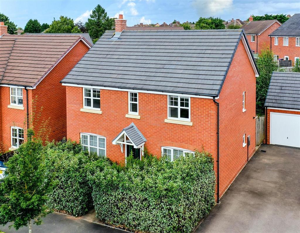 Lancaster Way, Whitnash, Leamington Spa 4 bed detached house £445,000