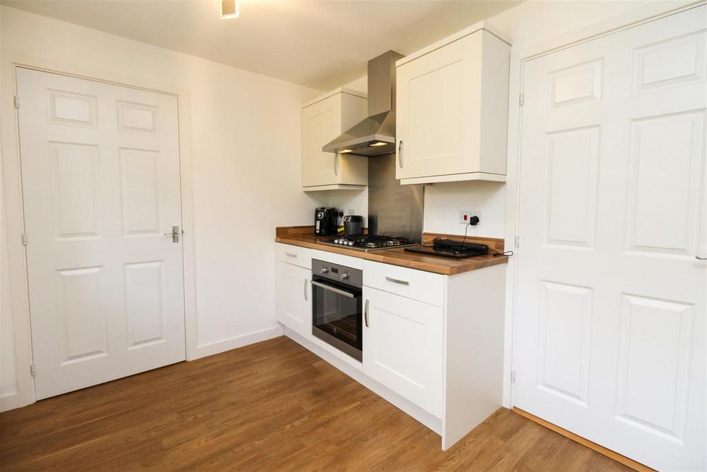 Lancaster Way, Whitnash, Leamington Spa 4 bed detached house £445,000