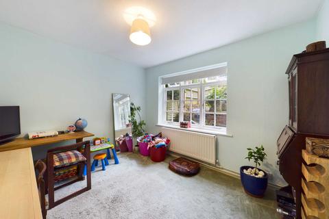 16 Glendale, Hemel Hempstead, HP1 1TG