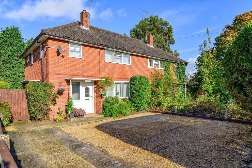 Milford Road, Elstead, Godalming, GU8 3 bed semidetached house £525,000