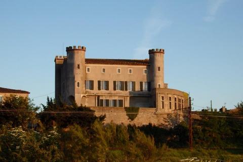 9 bedroom castle, Douzens