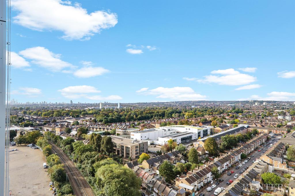 Rivers Apartments, Cannon Road... 1 bed flat £275,000