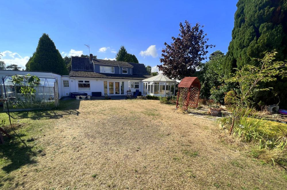 The Glade, Ashley Heath, BH24 2HR 5 bed detached house £850,000