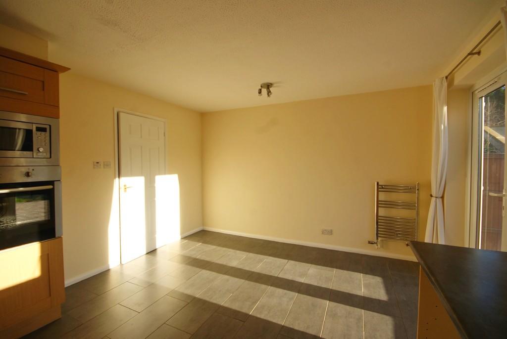 Neile Close, Glebe Park, Lincoln 3 bed terraced house £750 pcm (£173 pw)