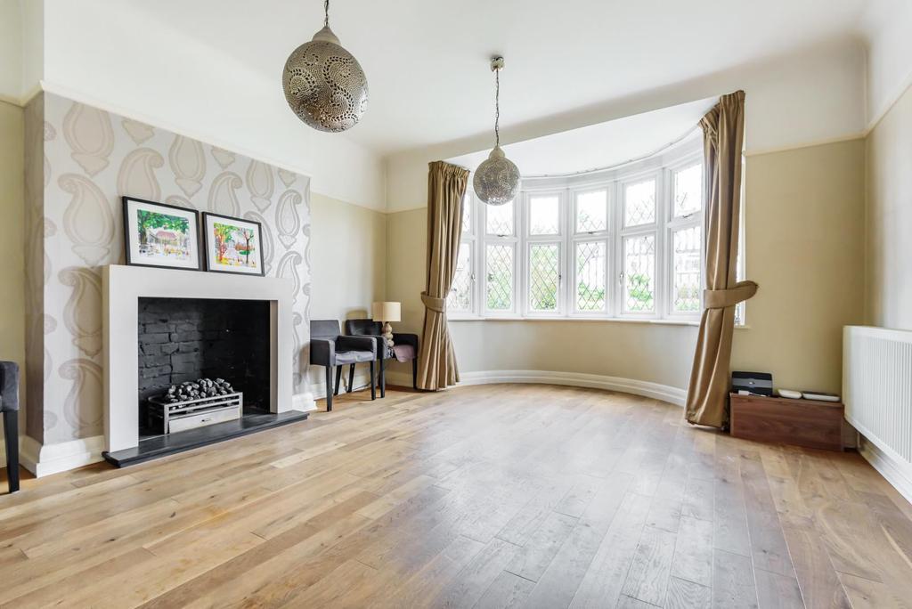 Bodley Road, New Malden, KT3 6 bed semidetached house £4,495 pcm (£