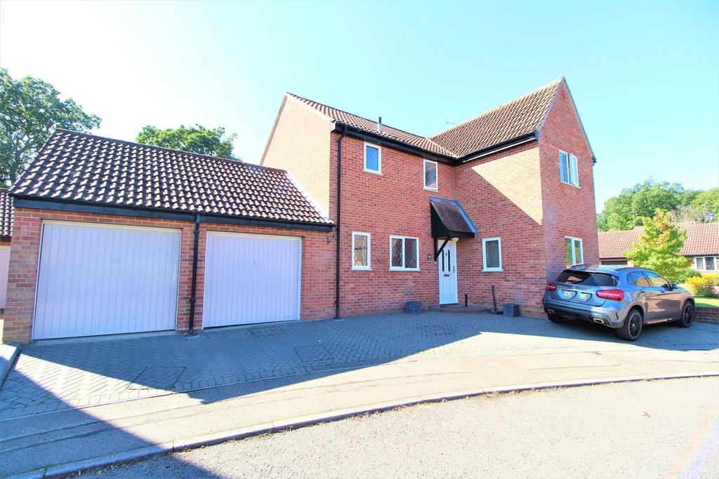 Craven Drive, Colchester, CO4 9BE 4 bed detached house £550,000