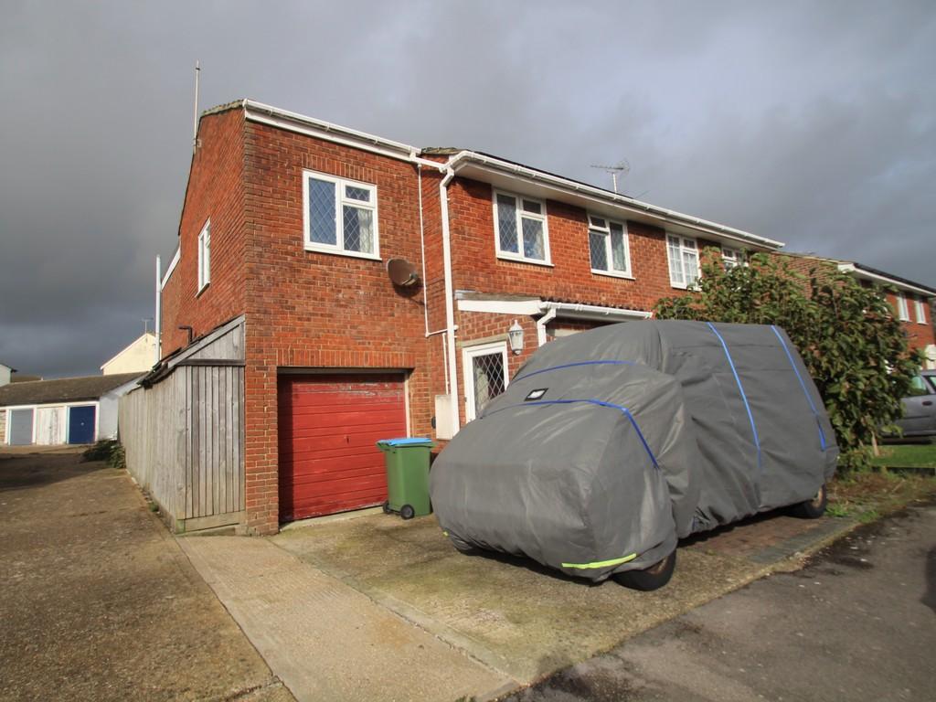 Windward Close, Littlehampton 4 bed semidetached house £289,950