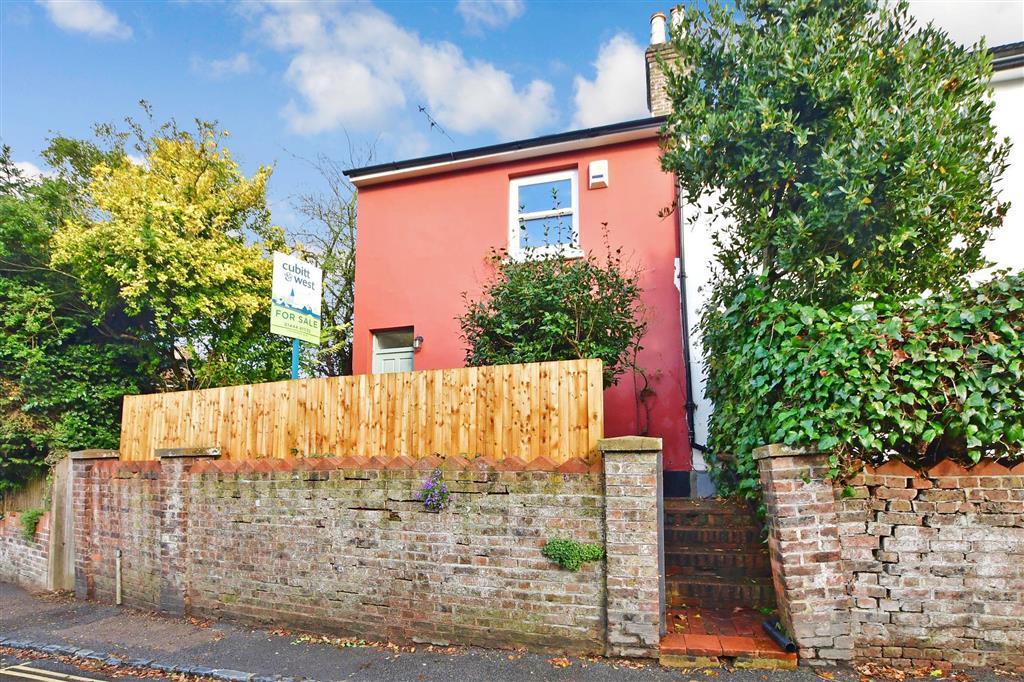 Western Road, Hurstpierpoint, Hassocks, West Sussex 2 bed end of