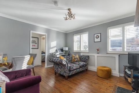 4 Burdett Road, Richmond, TW9 2EE