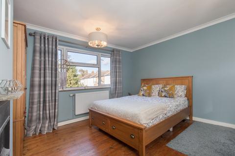 4 Burdett Road, Richmond, TW9 2EE