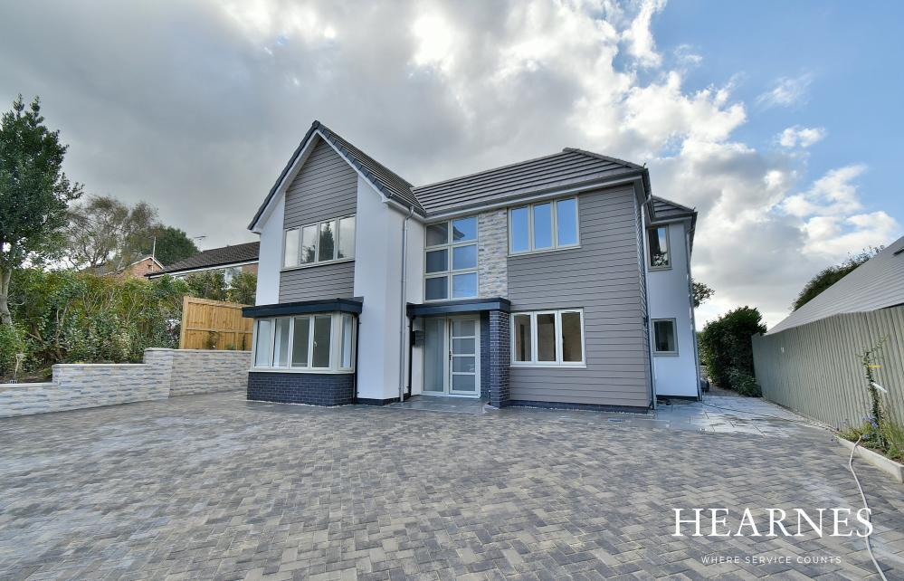 Christchurch Road, West Parley, BH22 8ST 4 bed house £550,000