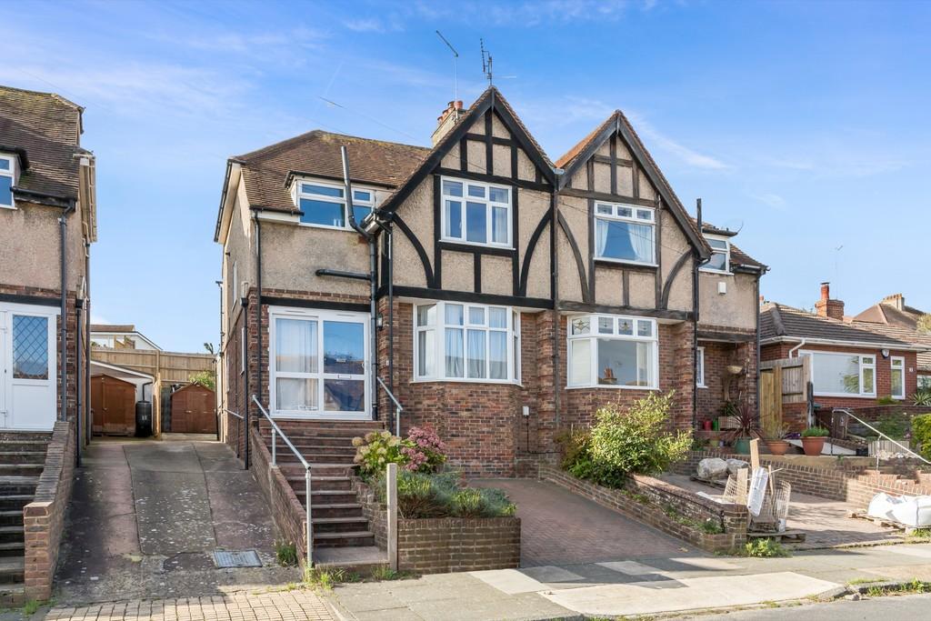 Windlesham Close, Portslade 3 bed semidetached house £450,000
