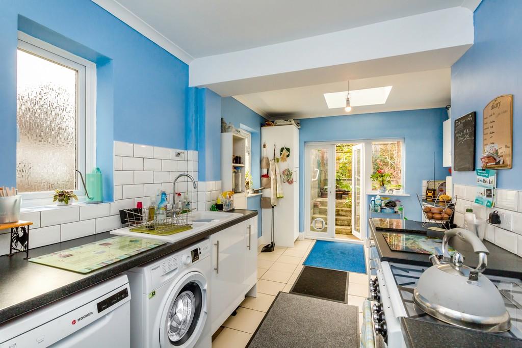 Windlesham Close, Portslade 3 bed semidetached house £450,000