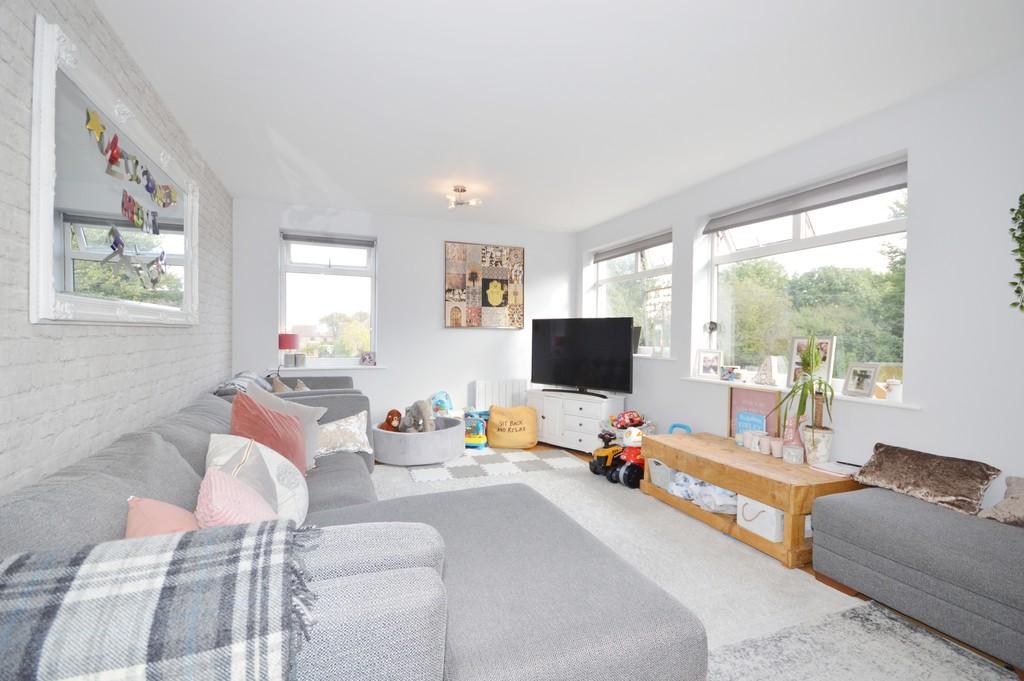 Muscliffe Lane, Bournemouth 2 bed apartment £240,000
