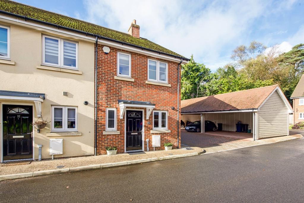 Hunters Place, Hindhead 2 bed end of terrace house £399,999