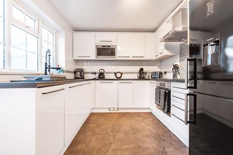 28 Abraham Close, Botley, Southampton, SO30 2RQ