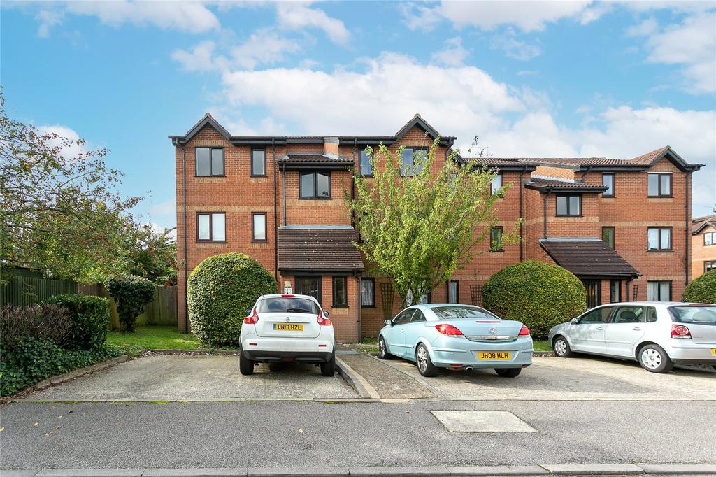Courtlands Close, Watford, WD24 1 bed apartment £950 pcm (£219 pw)