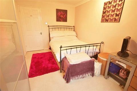 1 bedroom apartment to rent, Courtlands Close, Watford, WD24