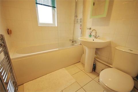 1 bedroom apartment to rent, Courtlands Close, Watford, WD24