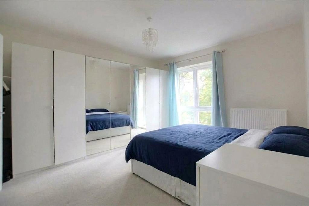 Apartment in Reading, Whitley Wood - View 4