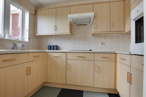 1 bedroom apartment for sale - Tylers Close, Lymington, SO41