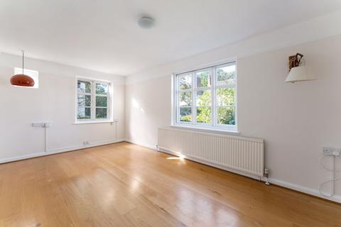 4 Hogarth Hill, London, NW11 6AX