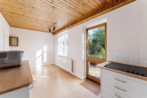4 Hogarth Hill, London, NW11 6AX