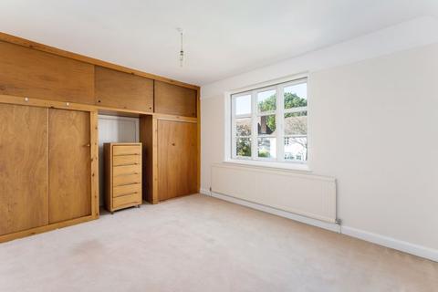 4 Hogarth Hill, London, NW11 6AX