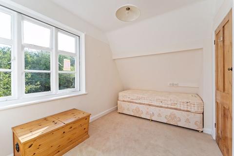 4 Hogarth Hill, London, NW11 6AX