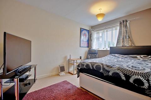 2 Checketts Close, Worcester, WR3 7JZ