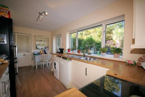 11a Penfold Way, Steyning, BN44 3PG