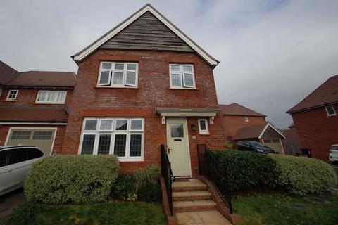 3 bedroom detached house to rent, Hawkins Road, Exeter