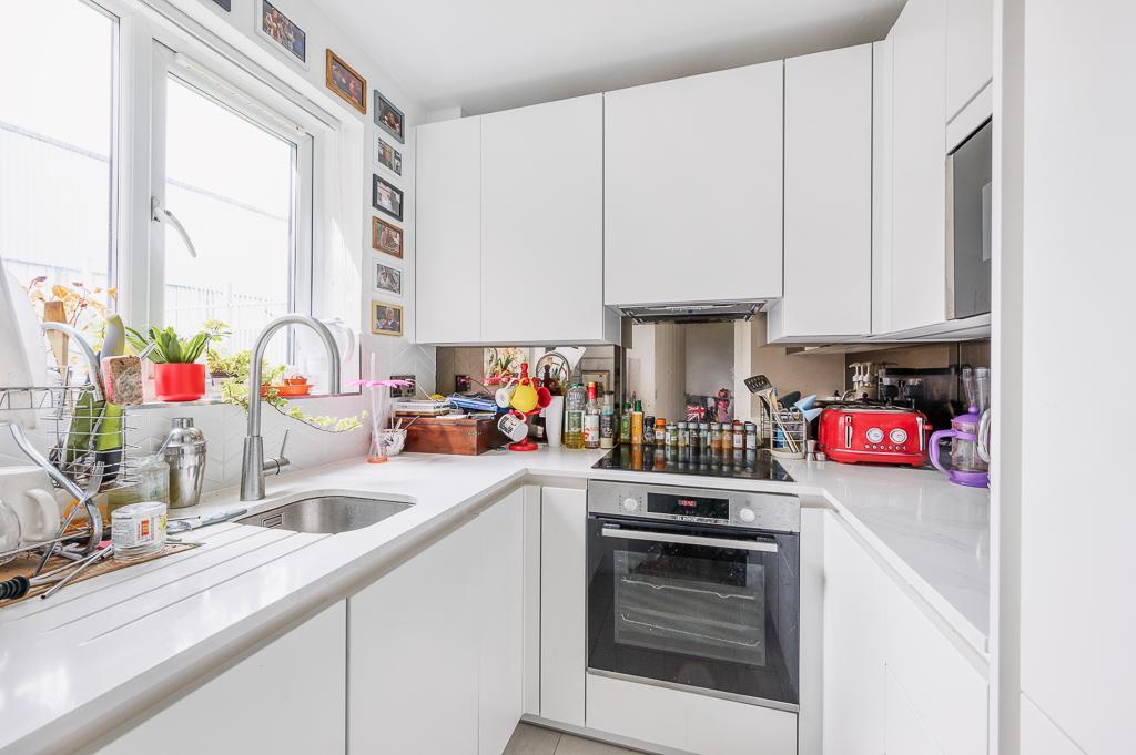 Stylish Fitted Kitchen