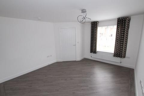 3 bedroom semi-detached house to rent, Bowfell Close, Manchester