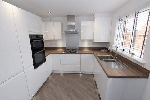 3 bedroom semi-detached house to rent, Bowfell Close, Manchester