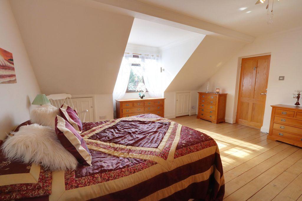 Bedroom 1 (Double)