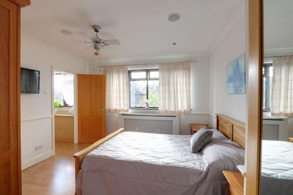 Bedroom 2 (Double with Ensuite)