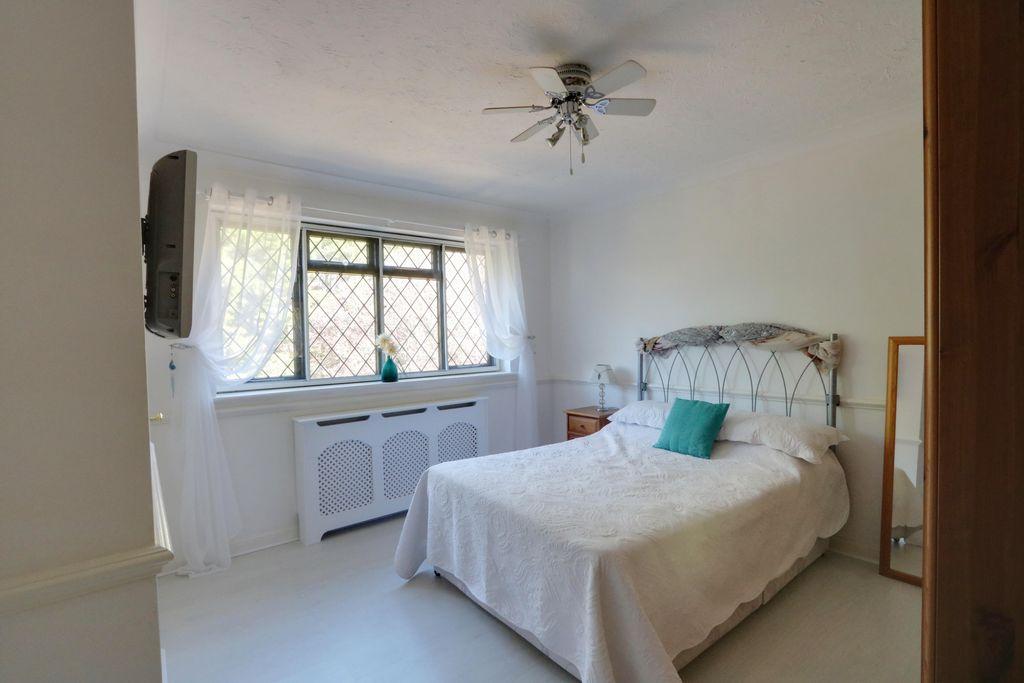 Bedroom 5 (Double)