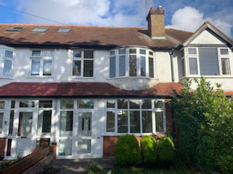 Sandringham Road, Worcester Park 3 bed terraced house £1,650 pcm (£