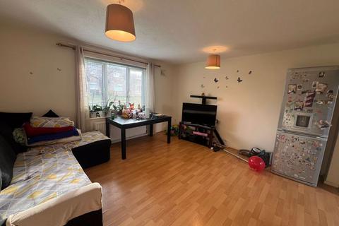 2 bedroom ground floor flat to rent, York Close, Bristol