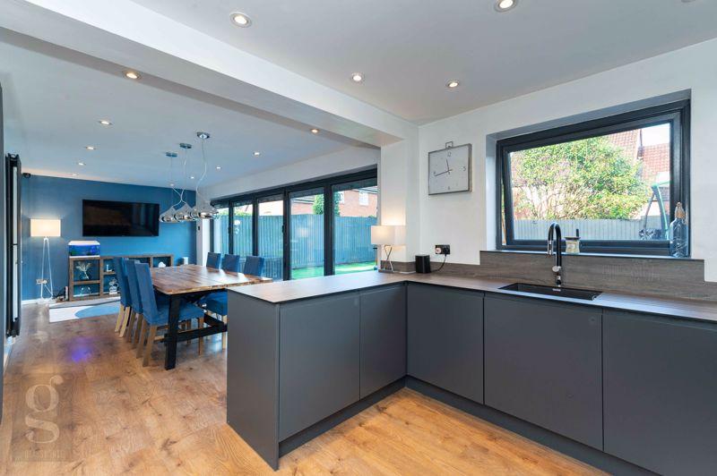 Stoneleigh Drive, Belmont, Hereford... 4 bed detached house £350,000