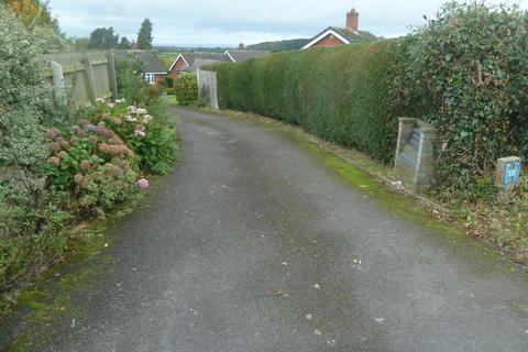 2 bedroom detached bungalow to rent, 6 Bridgewater Close Harmer Hill Shrewsbury SY4 3HF