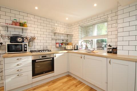 3 bedroom terraced house to rent, Dane Road, Margate
