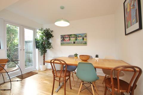 3 bedroom terraced house to rent, Dane Road, Margate