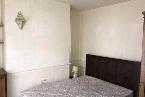 3 bedroom house share to rent - Room 1 3 May StreetHull