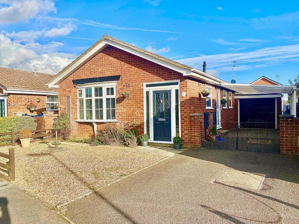 Brackenborough, Brixworth... 3 bed detached bungalow £300,000